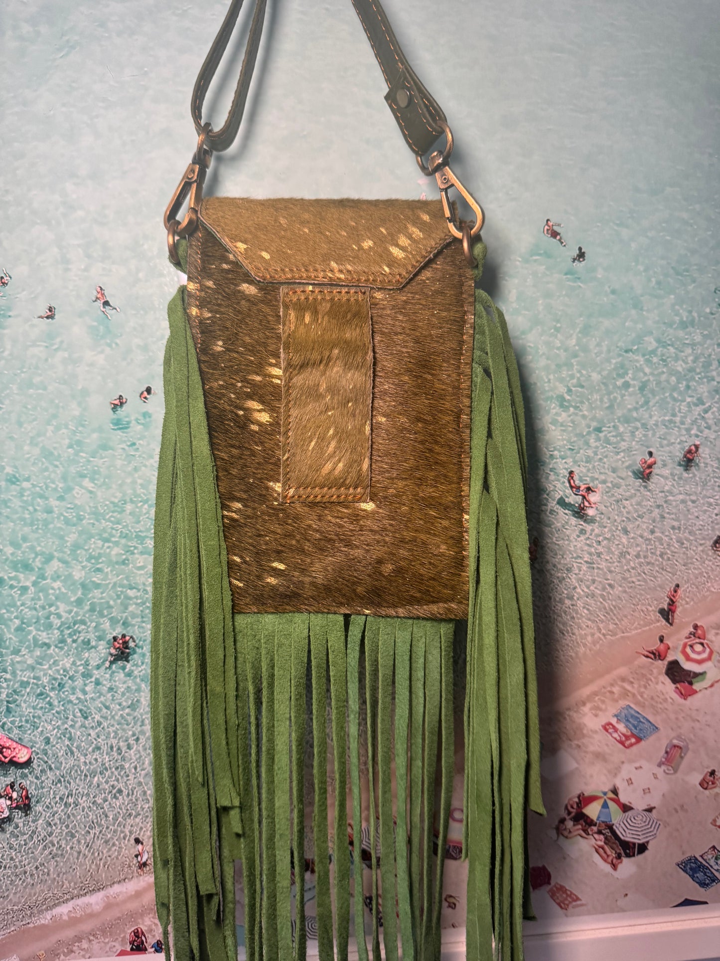 Green mobile tassel bag